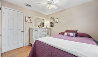 8 Brookview Ct, Bethel, CT 06801
