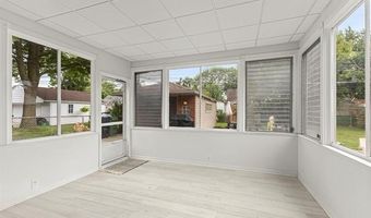 15591 Aster Ave, Allen Park, MI 48101