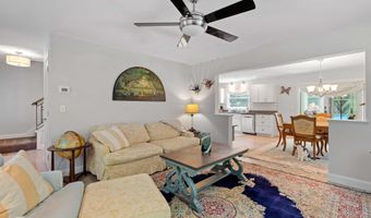 49 Hadlock Rd, Falmouth, ME 04105