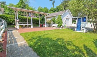 105 Penn Ave, Andover, NJ 07801