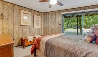 11 Carmen Gln, Albrightsville, PA 18210