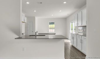 1052 Misty Creek Dr, Aberdeen, NC 28315