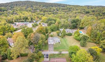 3 Travel Rd, Alloway, NJ 07461