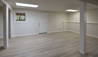 89 Knollwood Dr 89, Bethel, CT 06801