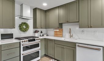 169 Chestnut Hill Ln S, Amherst, NY 14221