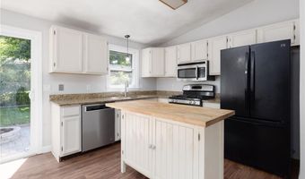 29 Pepper Bush Trl, Narragansett, RI 02874