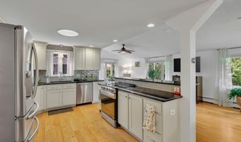 6 Beechwood Cir, Cromwell, CT 06416