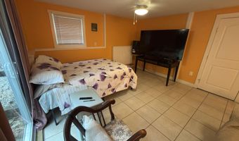 14 Wards Hill Rd, Baldwin, ME 04091