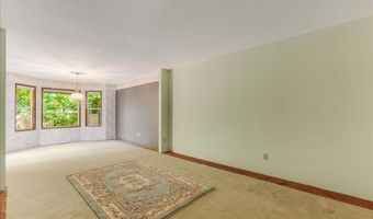 9810 SW ROBBINS Dr, Beaverton, OR 97008