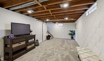 606 Davis St, Polk City, IA 50226