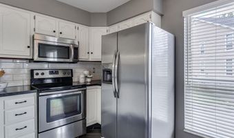 1632 Whispering Creek Dr, Ballwin, MO 63021