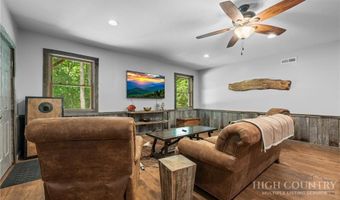 407 Signature Ridge Rd, Banner Elk, NC 28604
