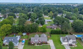 82 Drury Ln, Albertville, AL 35950
