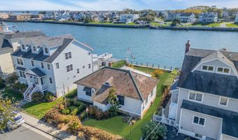 210 Roosevelt Ave, Avon By The Sea, NJ 07717