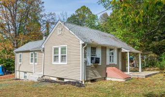 25 Lake Pochung Rd, Alloway, NJ 07461