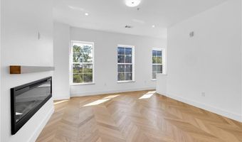 500 SW B St 3, Bentonville, AR 72712