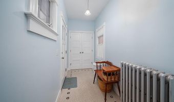 40 Vine St, East Greenwich, RI 02818