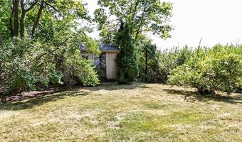 2 Buckingham St, Barrington, RI 02806