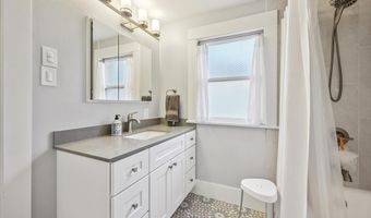 1376 Versailles Ave, Alameda, CA 94501