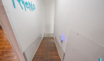 313 S 6th Ave, Brandon, SD 57005