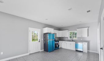 110 Peach Ln, Baxley, GA 31513