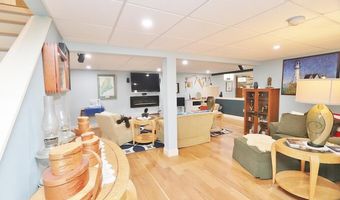 40 Kathryn Ln, Bangor, ME 04401