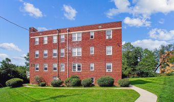 2040 N VERMONT St 105, Arlington, VA 22207