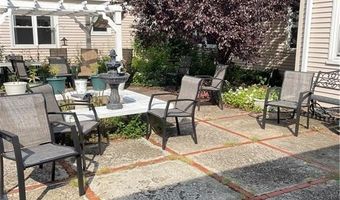 132 Main St, Chester, CT 06412