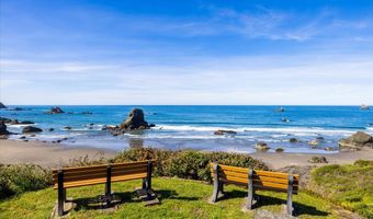 17454 BLUFF Dr, Brookings, OR 97415