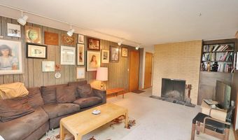 16 Hempstead Ave, Bangor, ME 04401
