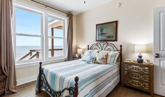 14 Tarpon St, Alligator Point, FL 32346