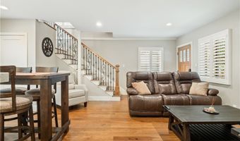 1118 N Beverly Glen Blvd, Los Angeles, CA 90077