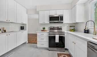 1506 Dicken Dr, Ann Arbor, MI 48103