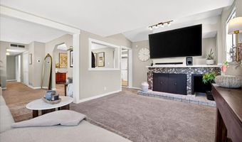 277 Ramsey Ln, Ballwin, MO 63021