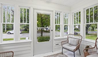 519 W SUMMER St, Appleton, WI 54911