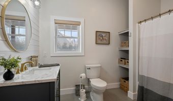 9815 Snow Pointe Dr SE, Alto, MI 49302