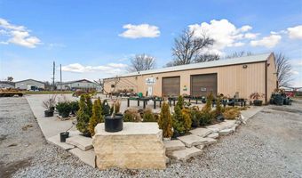 5276 Oakcrest Hill Rd SE, Riverside, IA 52327