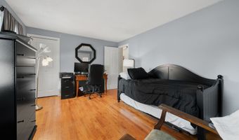 135 Liberty St 135, Clinton, CT 06413