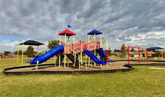 1100 Redwood Creek Dr, Yukon, OK 73099