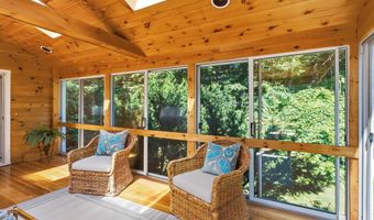 16 Williamsburg Dr, Amherst, NH 03031