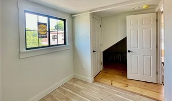 5 John St 2, Bristol, RI 02809