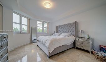 19900 E Country Club Dr 308, Aventura, FL 33180