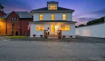10 Salem Ct, Bangor, ME 04401