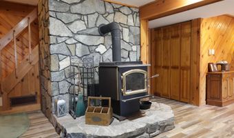 105 Pine Ln, Adirondack, NY 12808