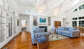 256 Main St, Amagansett, NY 11930