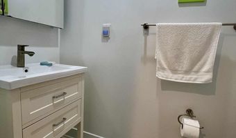 4118 18TH Road N Unit Middle Floor Middle Floor, Arlington, VA 22207