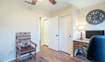 1802 E PEACH TREE Dr, Chandler, AZ 85249