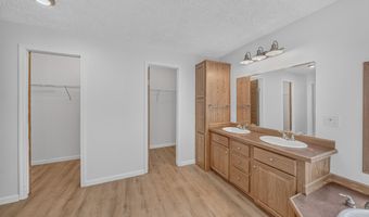 10744 Paradise Shrs, Athens, AL 35611