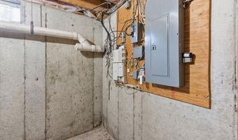 95 Hitching Post Ln, Bedford, NH 03110