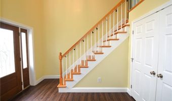 92 Trout Dr, Middletown, RI 02842